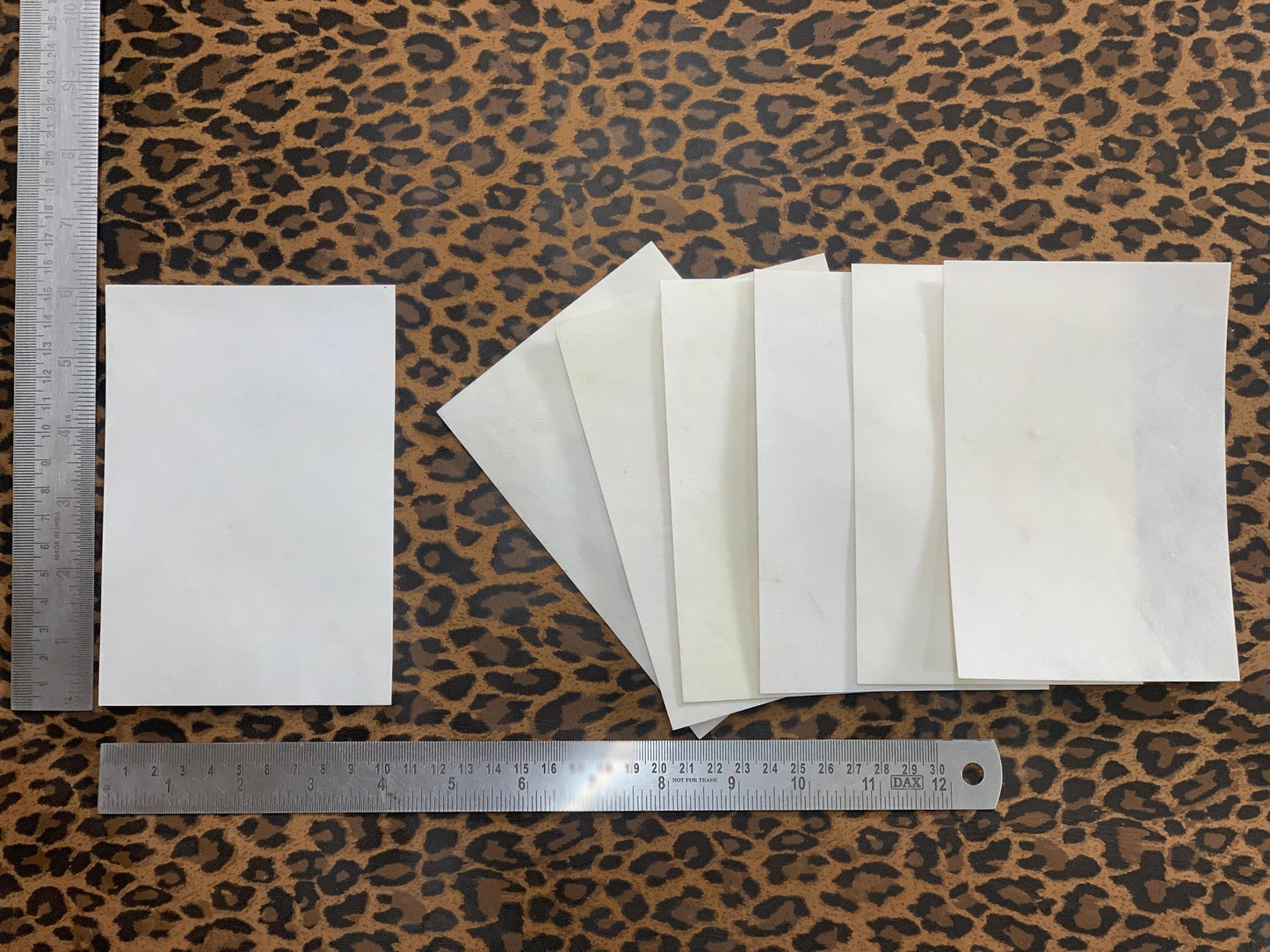 Vellum Goat skin parchment leather, leather parchment
Parchment leather
goat skin parchment
real vellum